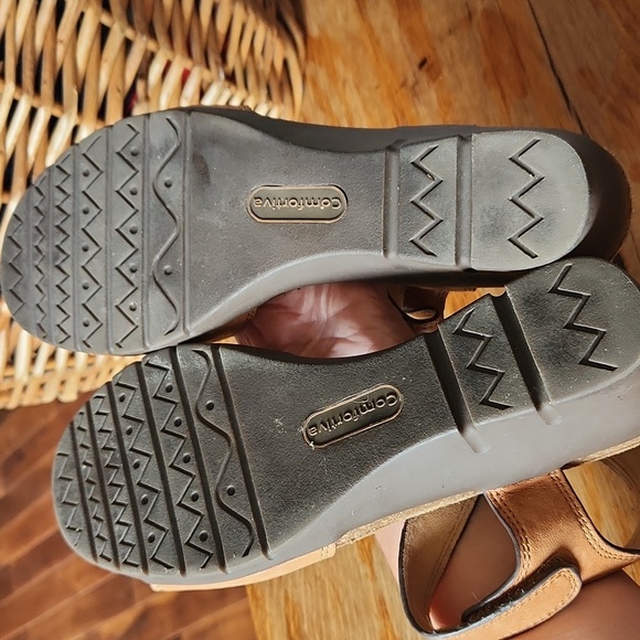 Comfortiva Pillowtop Wedge Sandals dz 10 M Tan - Picture 5 of 16